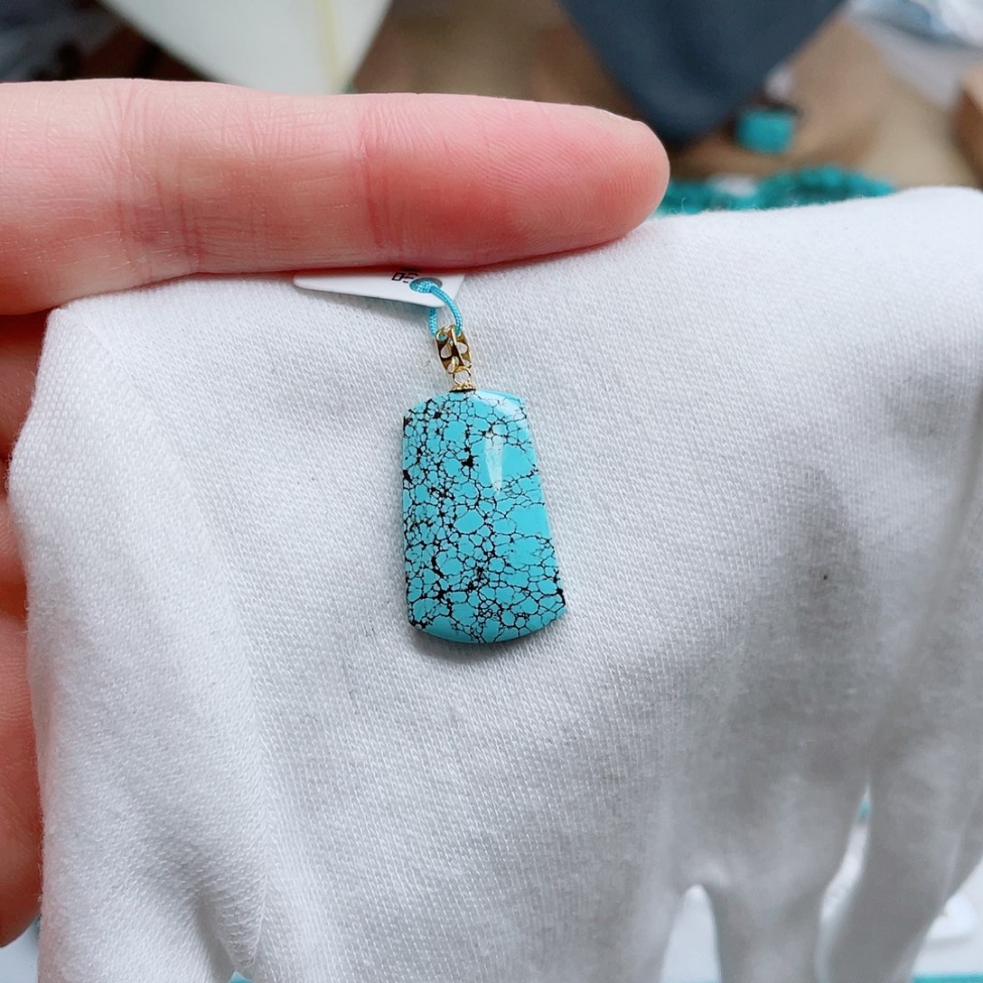 宁****绿松石18K金镶嵌绿松石