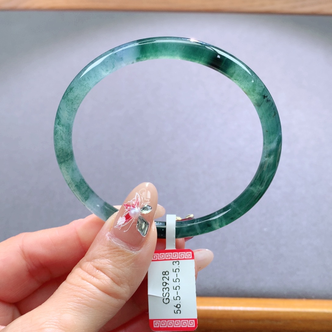 翡翠手镯未镶嵌天然翡翠手镯