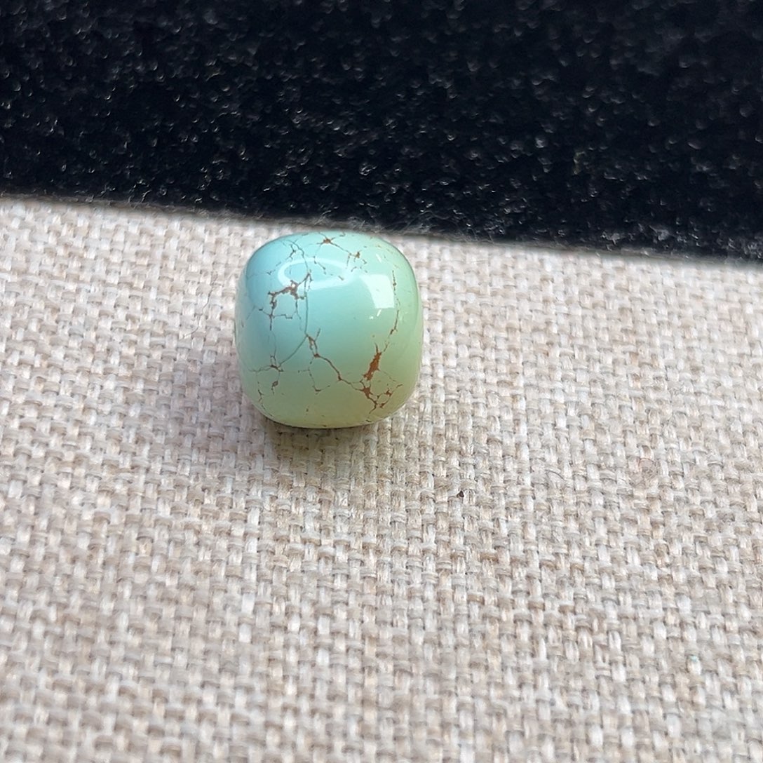 绿松石未镶嵌珠宝奇石17