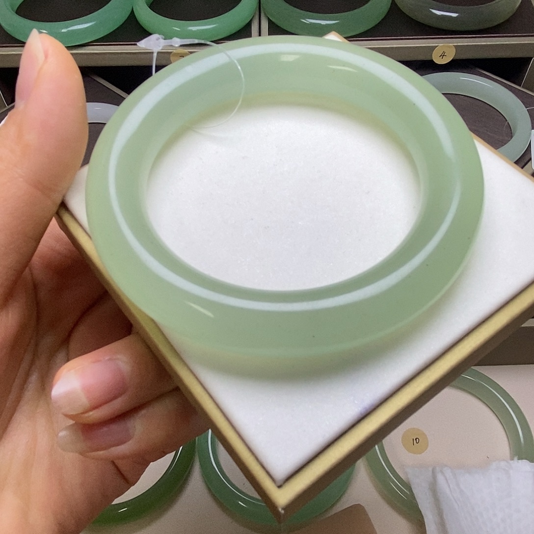 东陵石未镶嵌手镯