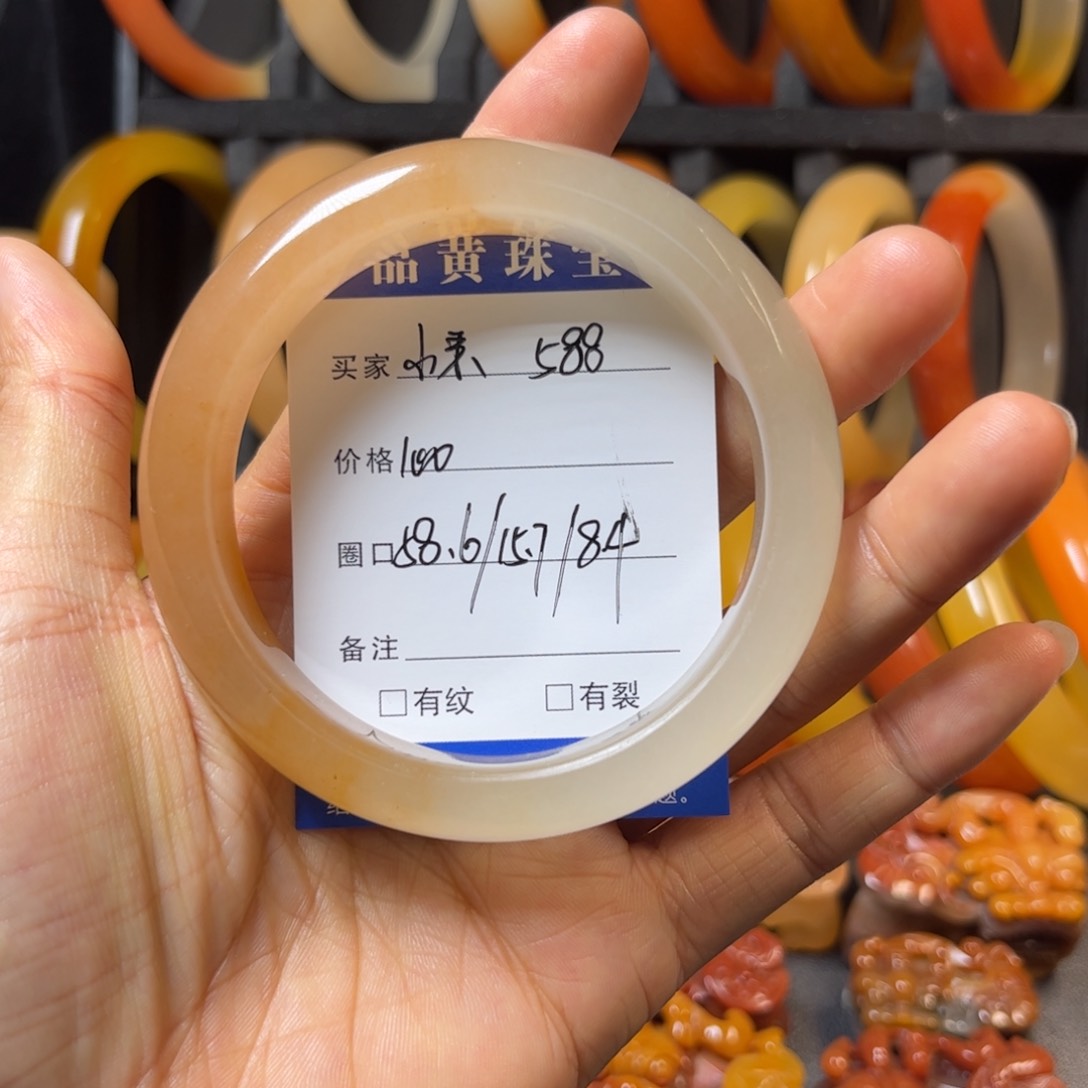 石英质玉（黄龙玉）未镶嵌手镯588小**婆