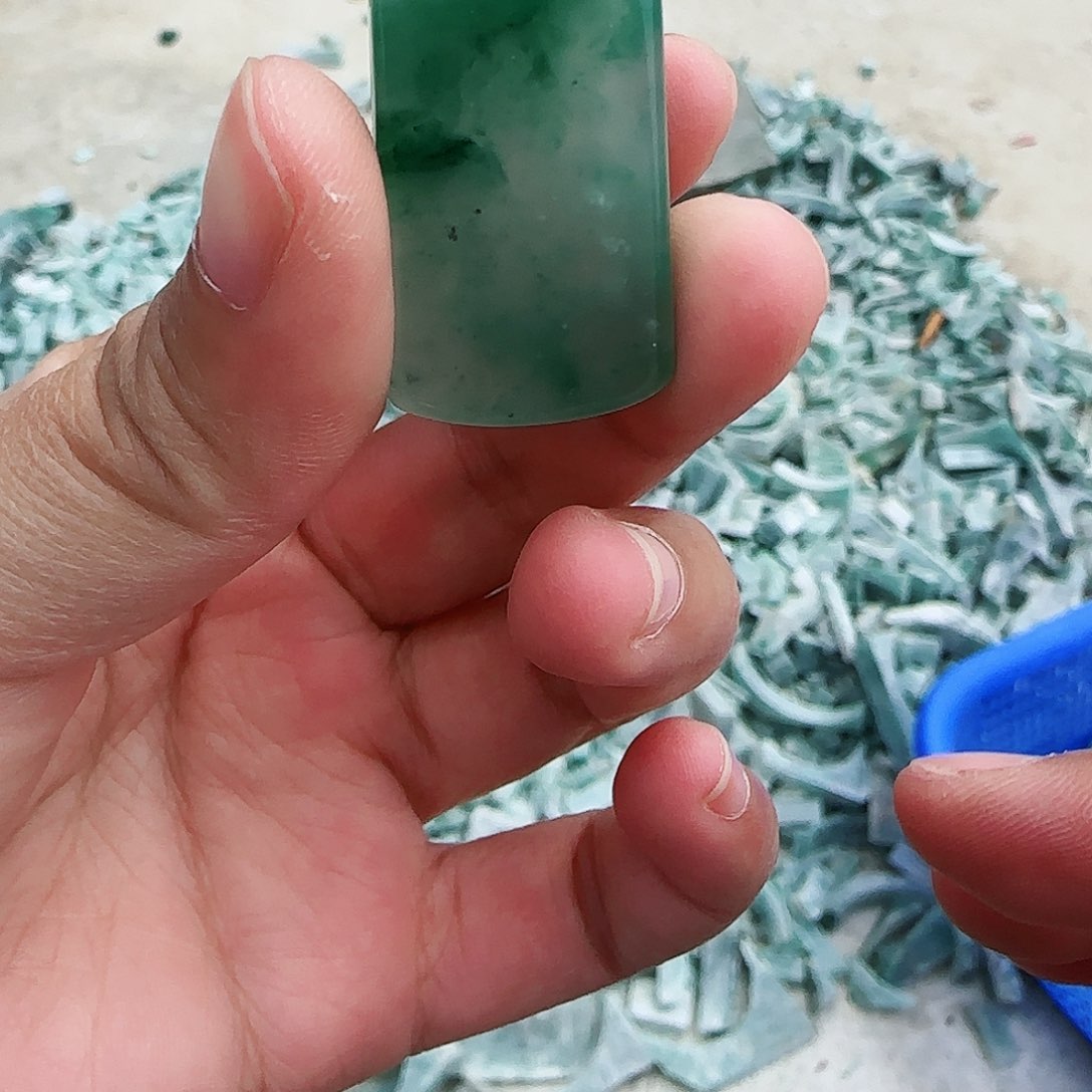 石英质玉颈饰未镶嵌