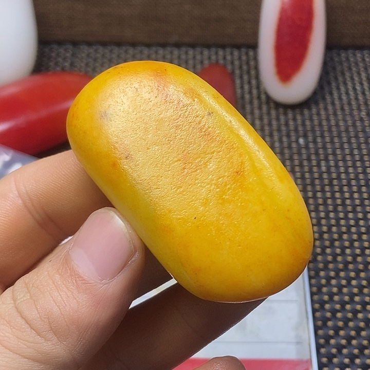 和田玉未镶嵌把件