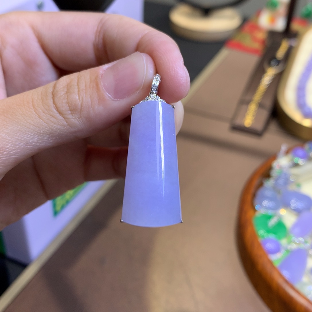 翡翠18K金镶嵌颈饰翡翠