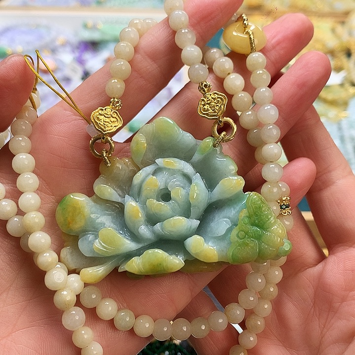 翡翠颈饰未镶嵌吊坠