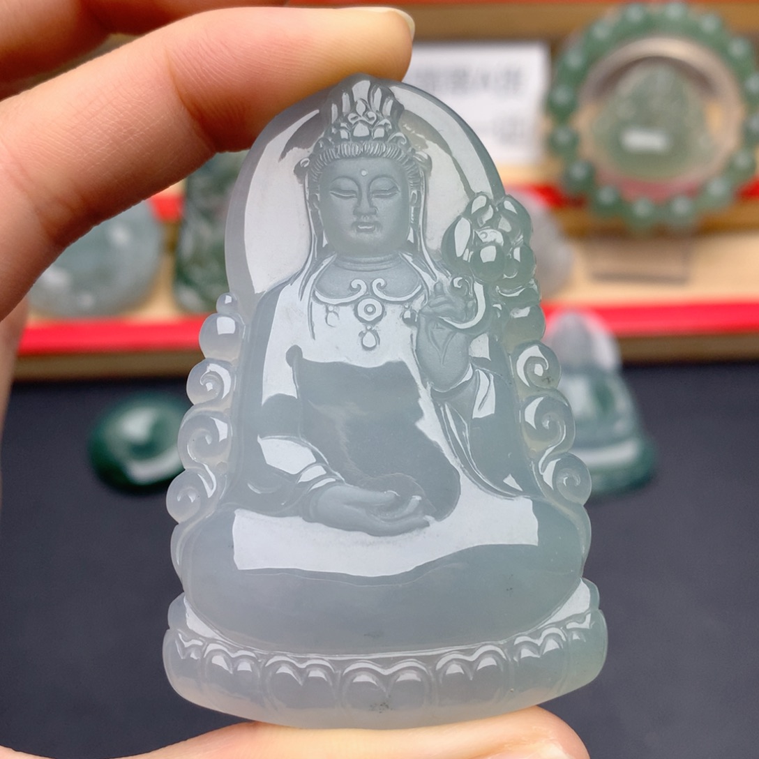小***）翡翠未镶嵌颈饰素衣