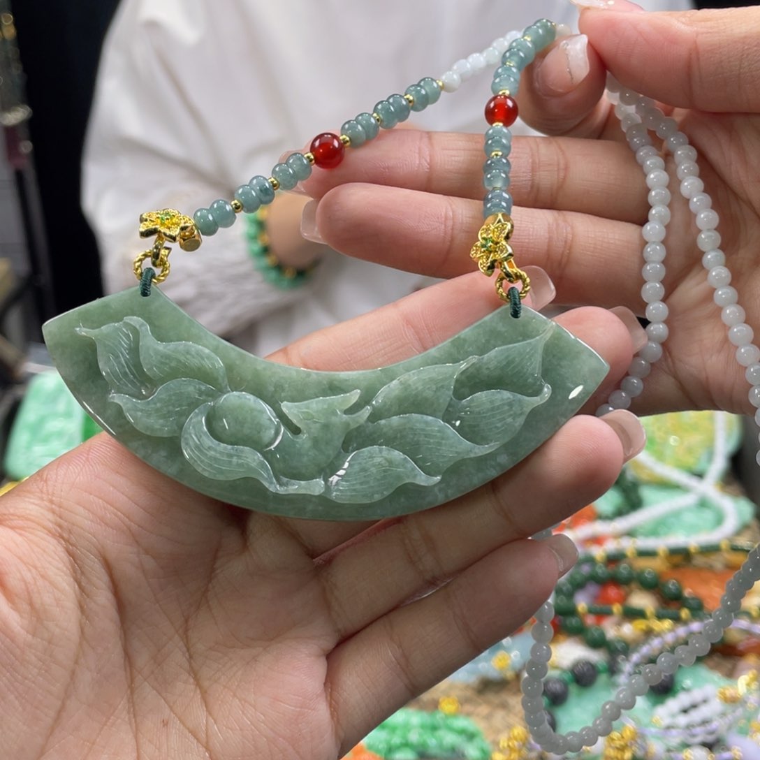 翡翠颈饰未镶嵌代编织