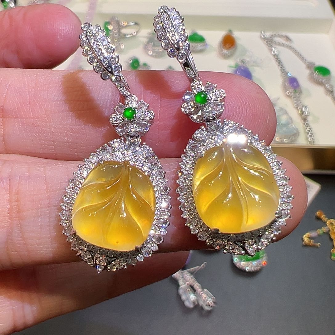 翡翠颈饰18K金镶嵌翡翠