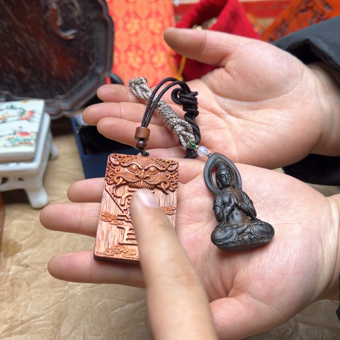 大叶紫檀（黑酸枝木类）