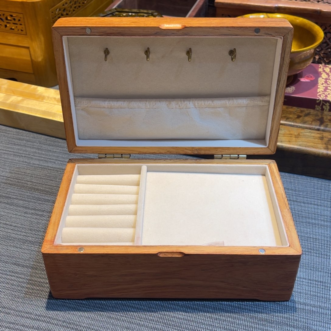 紫檀木类成套家具，缅甸花梨首饰盒