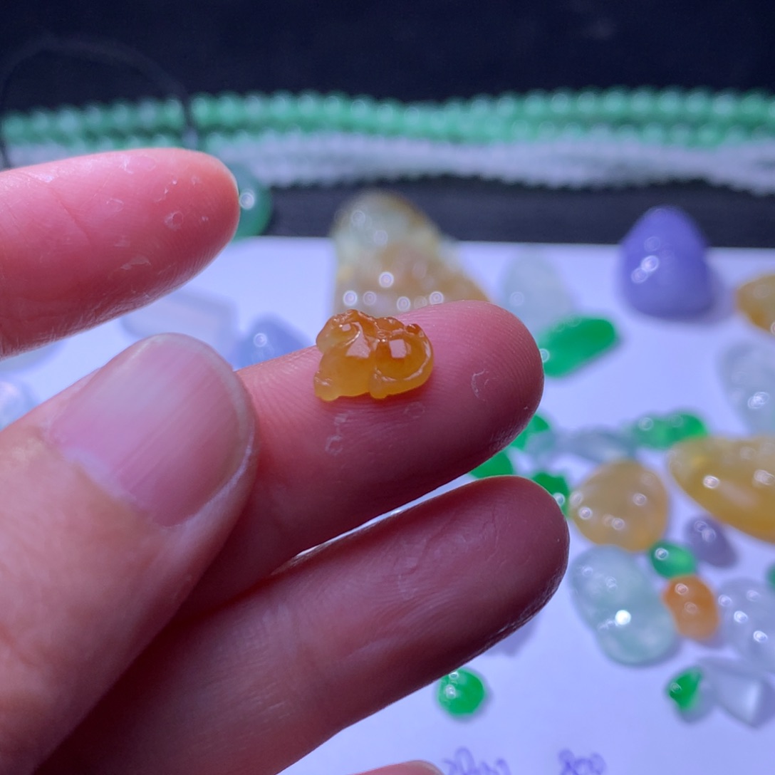 翡翠颈饰未镶嵌马