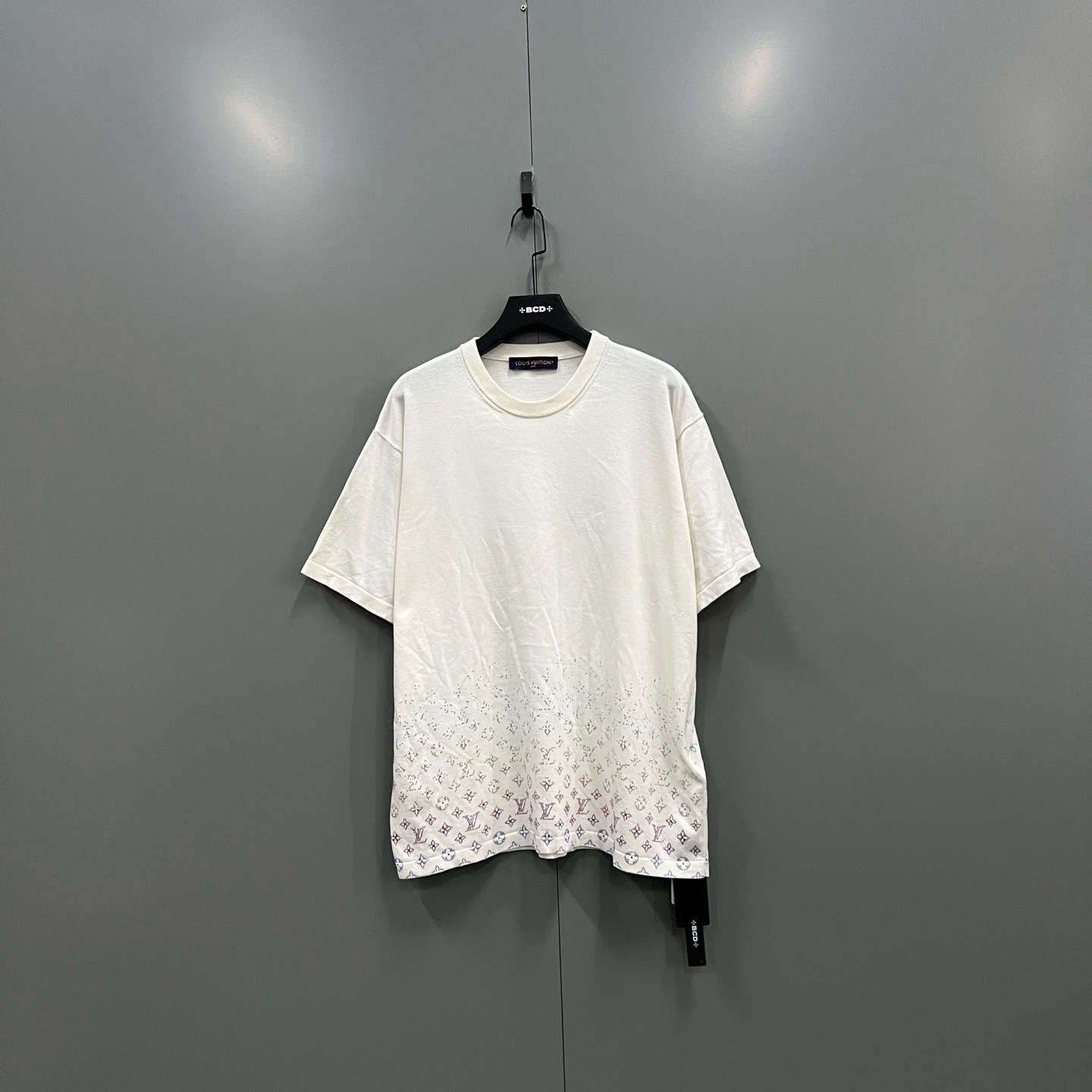 99新 LouisVuitton/路易威登 楠21  渐变水钻短袖 4L码 018242