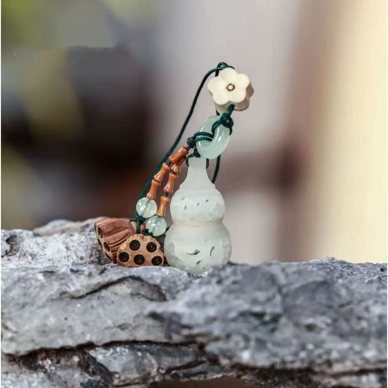 S0591-象牙果葫芦+莲蓬手机挂件 (无礼盒）