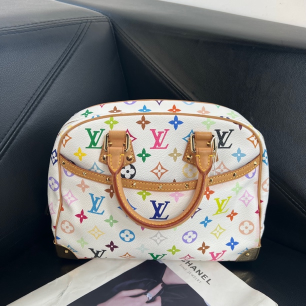 95新 LouisVuitton/路易威登 捐金沉珠/白三彩珍妮中古