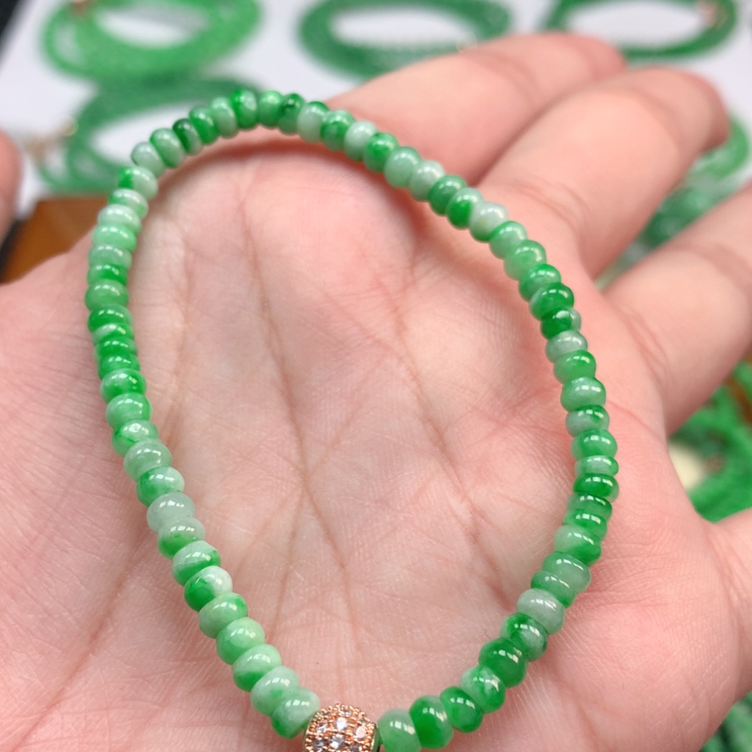 翡翠手链未镶嵌翡翠