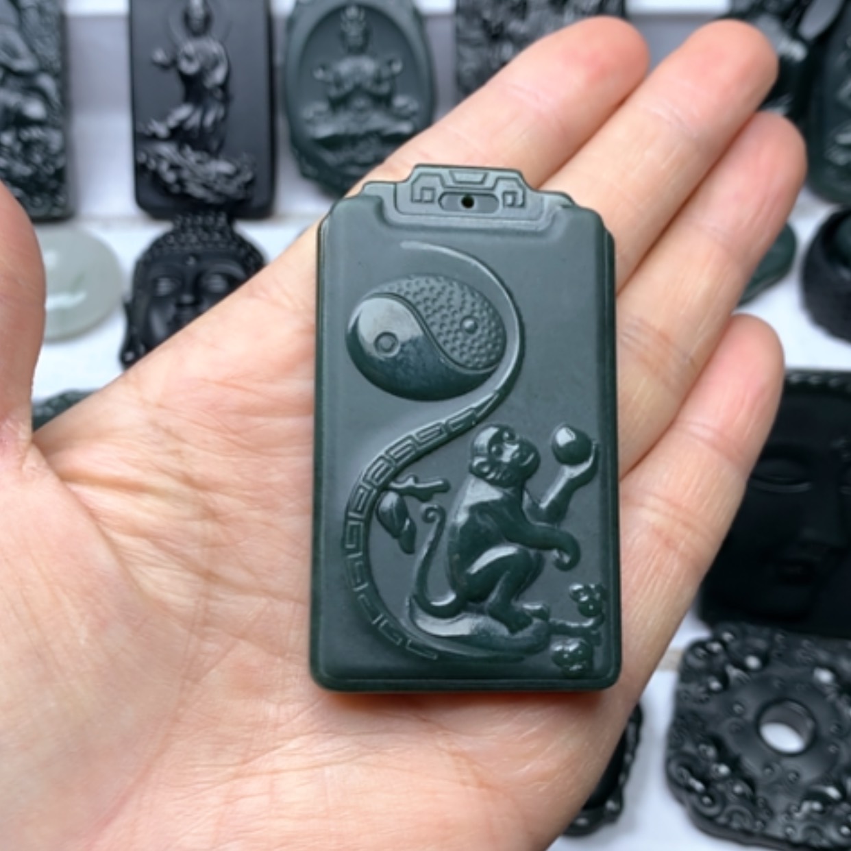 【闪购商品】和田玉颈饰未镶嵌?****?双面雕刻