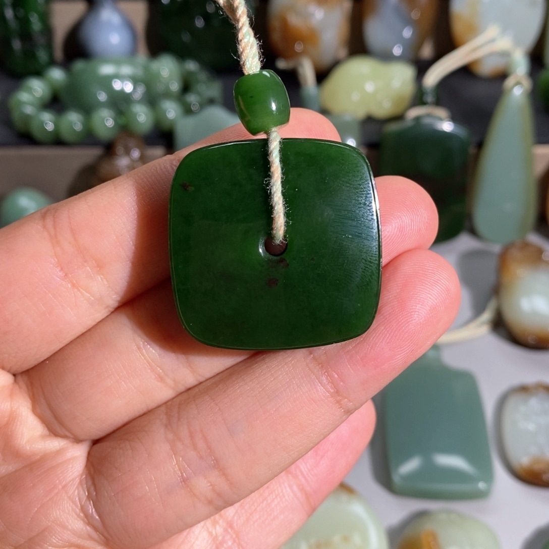 和田玉未镶嵌挂件