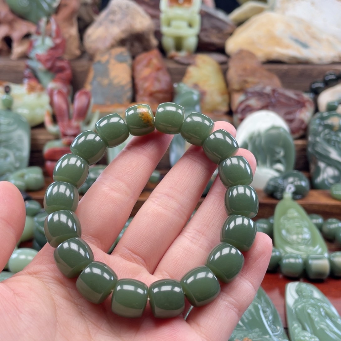 岫岩河磨玉（透闪石质玉）手串未镶嵌大****菜