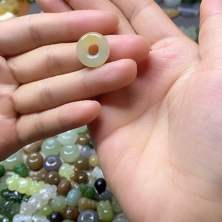 未镶嵌和田玉挂件 甜甜圈