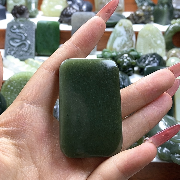 和田玉颈饰未镶嵌志*