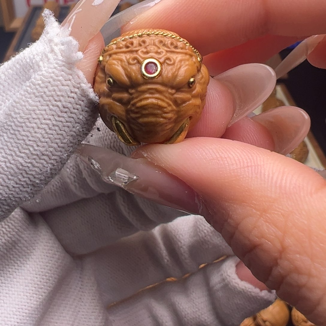 文玩核桃把件镶嵌款大牙象神18➕尺寸全品有正常封口线