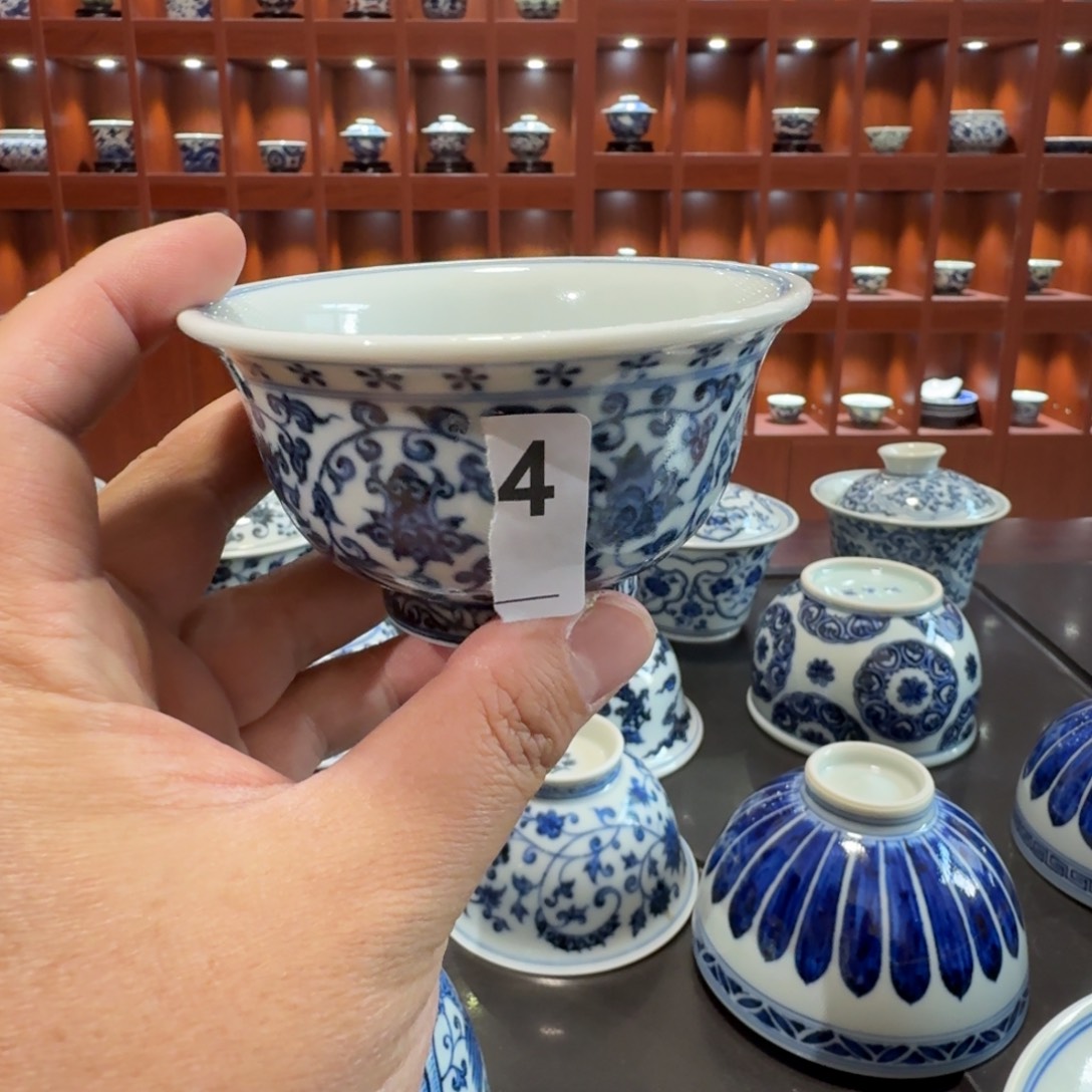 微瑕青花压手杯啊啊