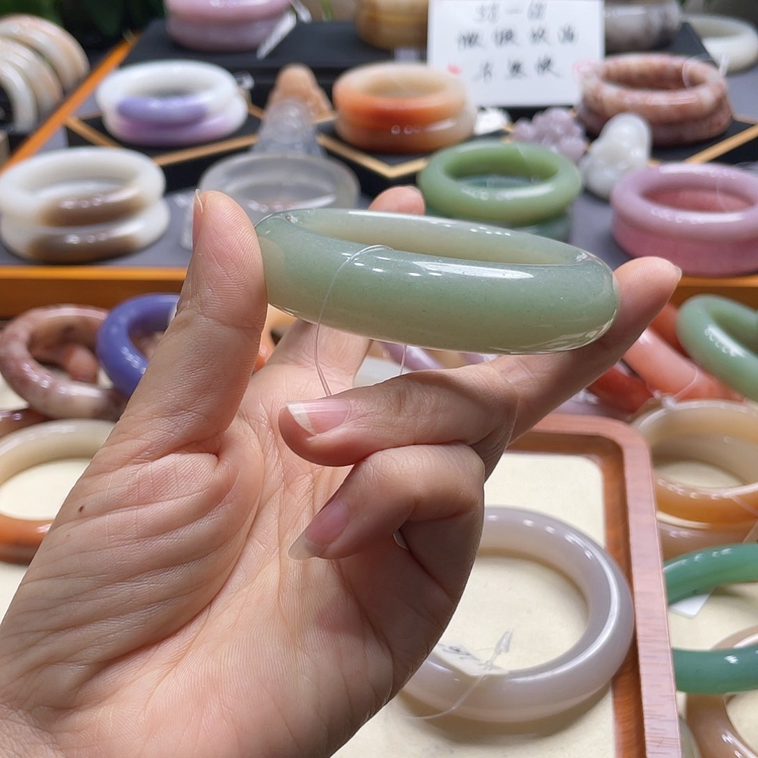 未镶嵌手镯石英岩玉@*杨