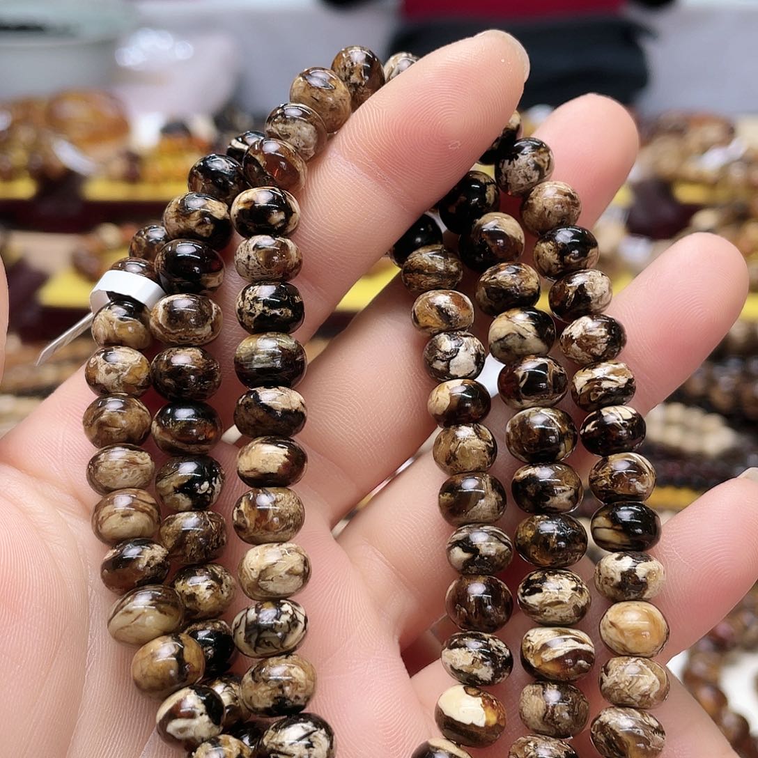 琥珀裸石未镶嵌八70221