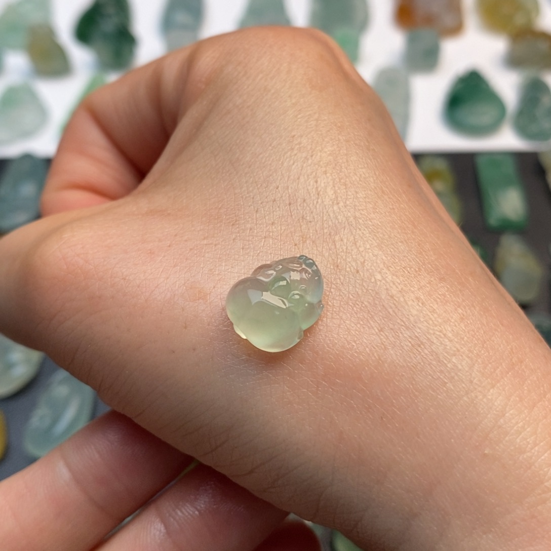 定制翡翠未镶嵌貔貅