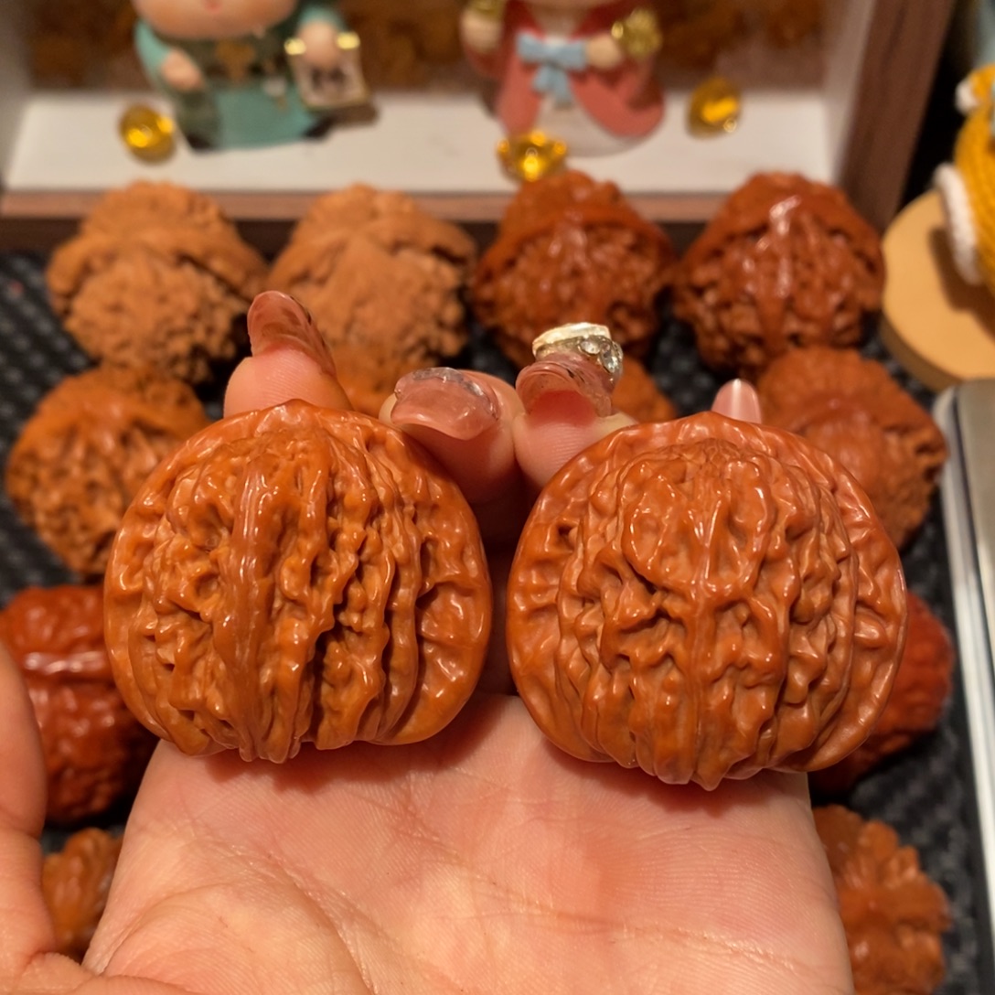 吊坠桃核39四座楼，0189