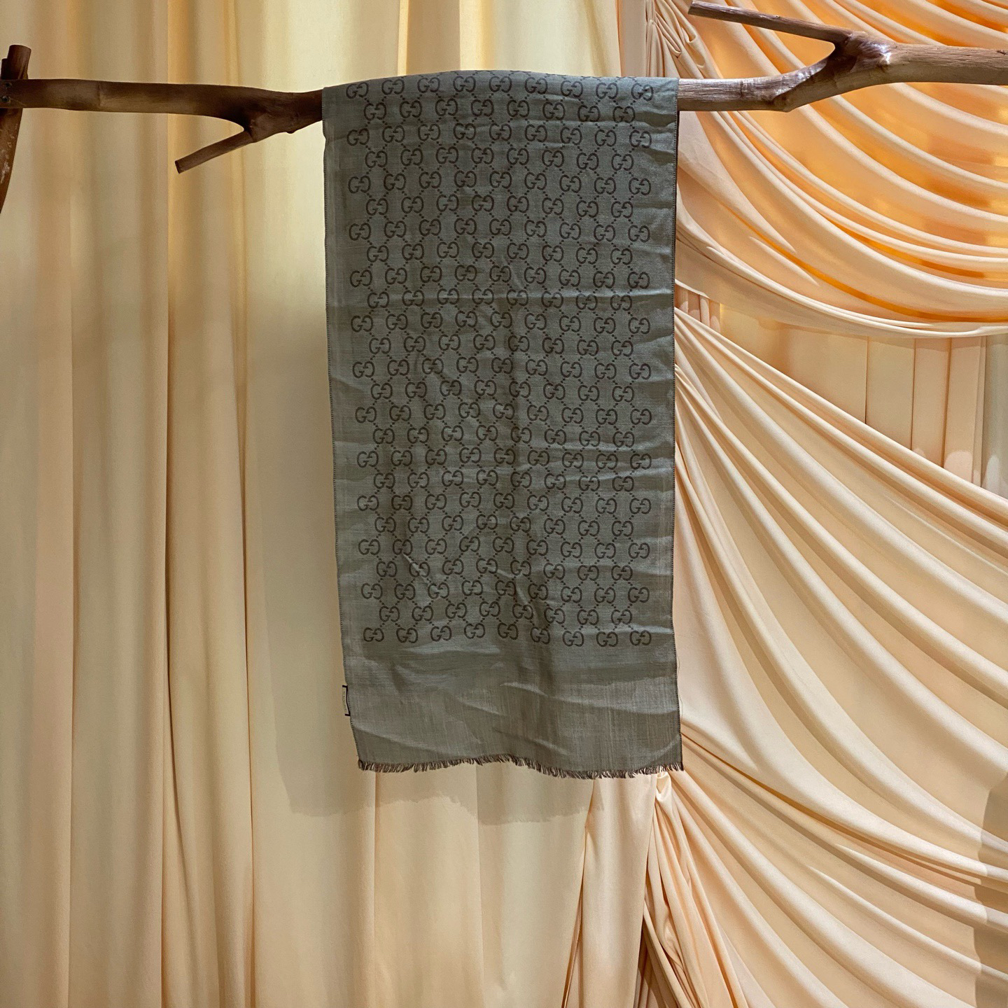 99新 GUCCI/古驰 Gucci 棕色老花满印流苏围巾/180×45cm/35179
