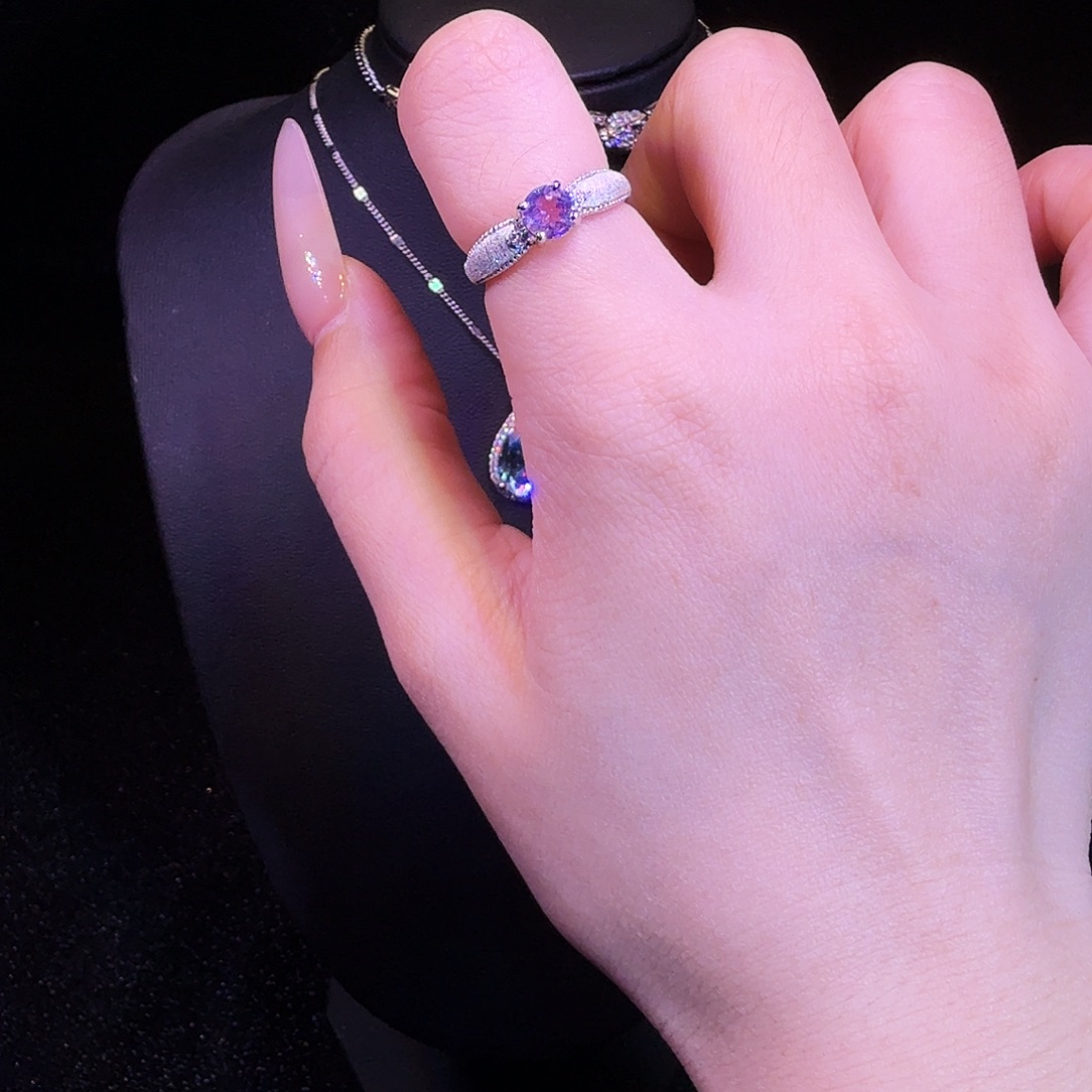 银S925镶嵌水晶戒指