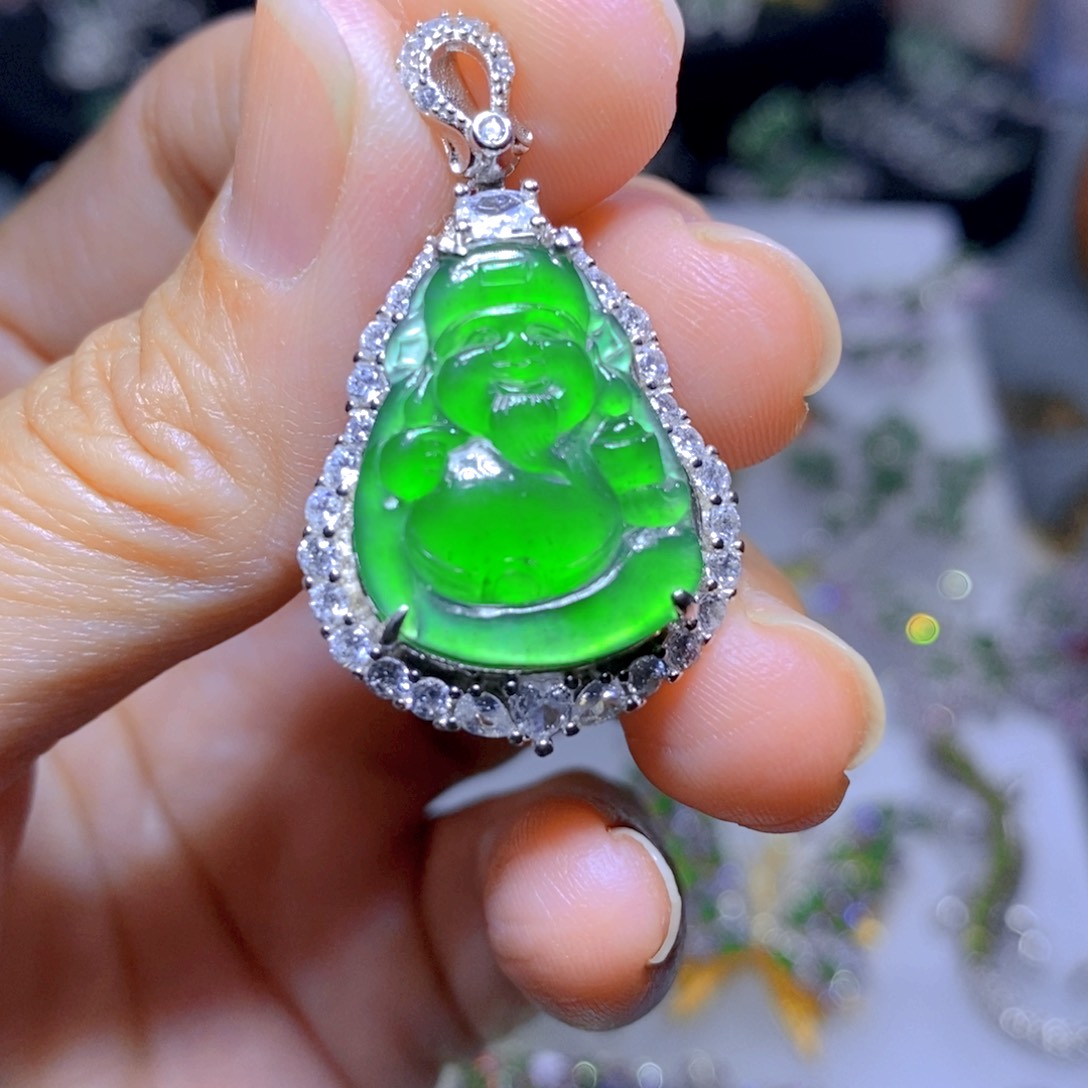 翡翠颈饰银S925镶嵌天然翡翠
