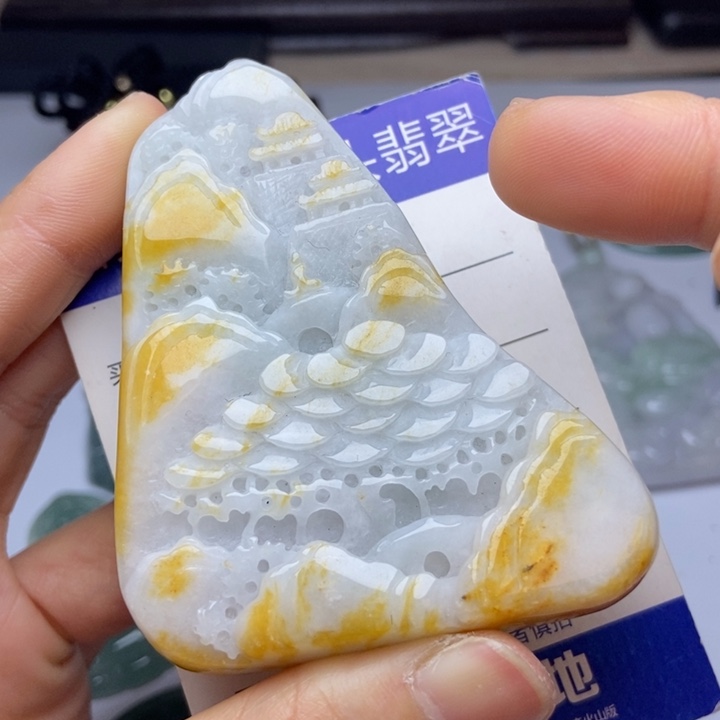 翡翠颈饰未镶嵌翡翠