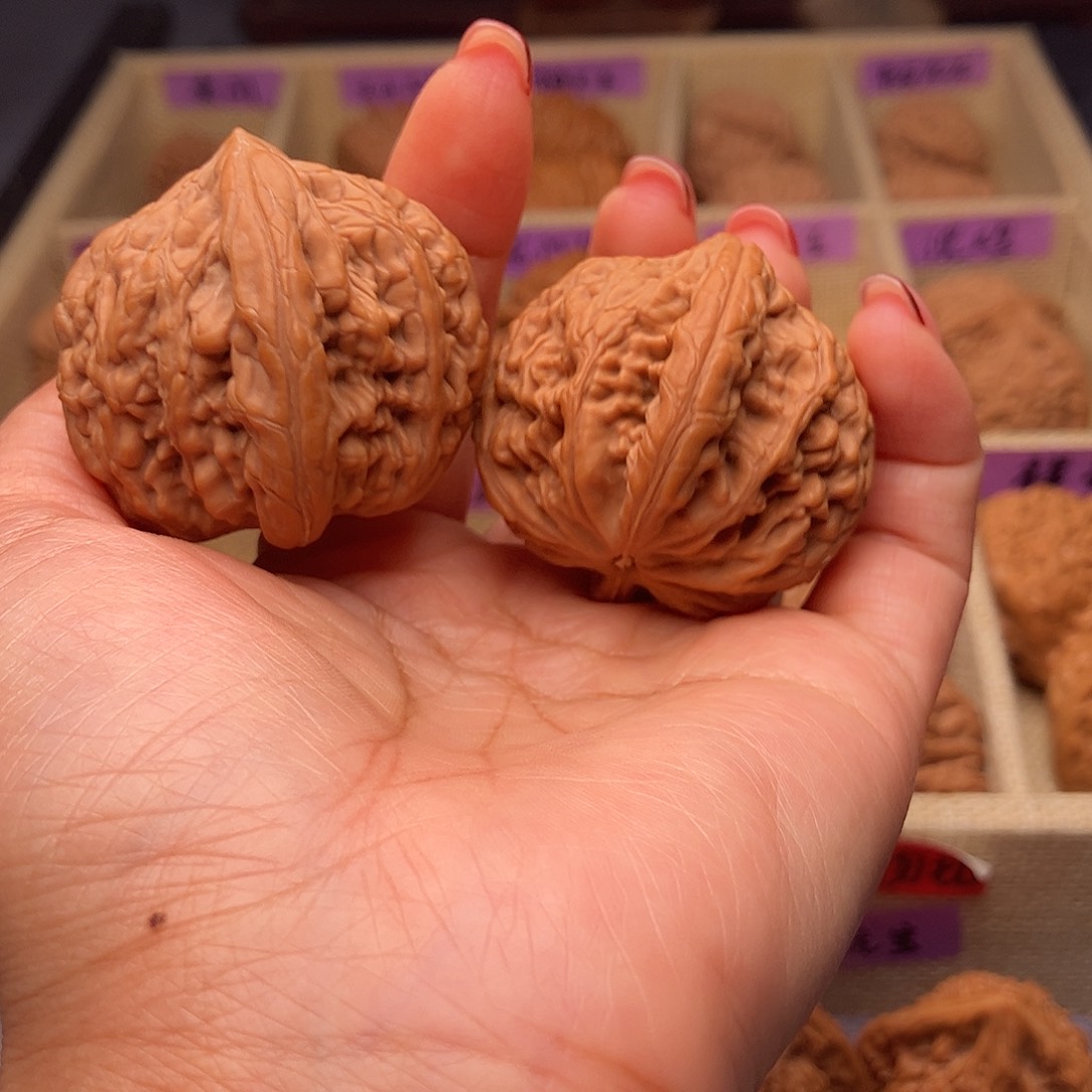 恬***无把件文玩核桃虎头王