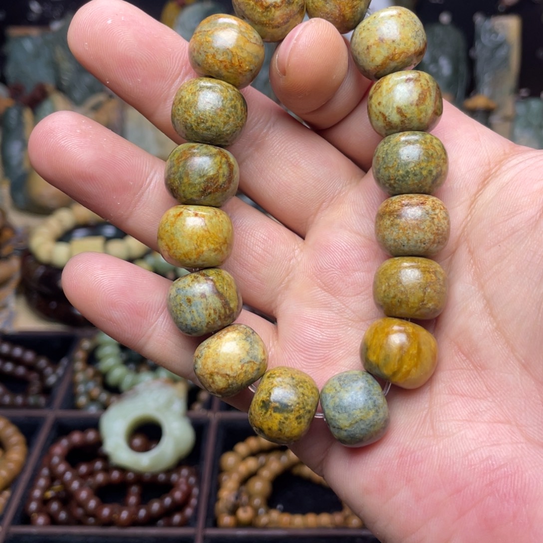 岫岩老玉（透闪石质玉）未镶嵌颈饰16×13