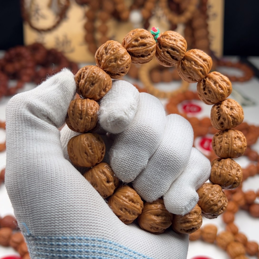 W***镖文玩核桃吊坠小核桃2