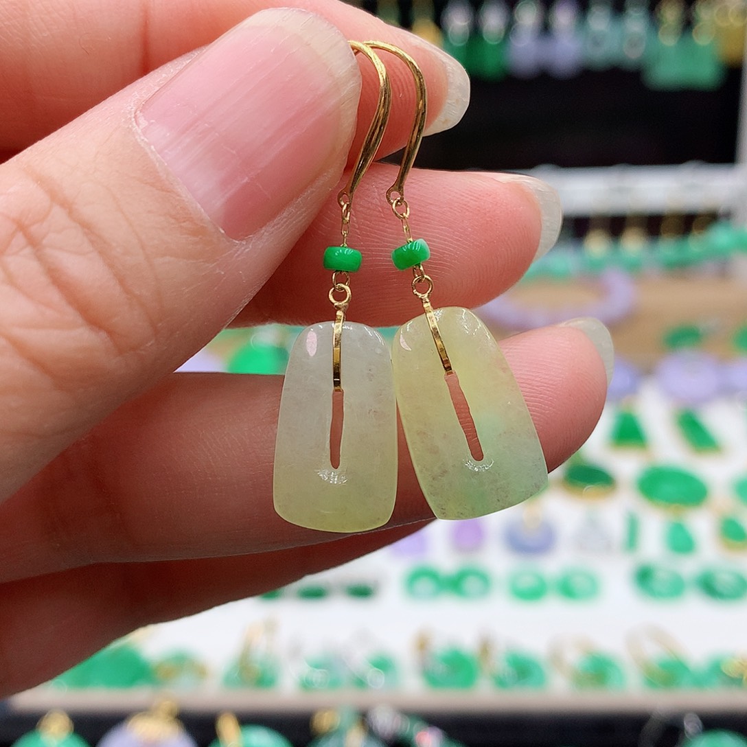 翡翠耳饰18K金镶嵌的