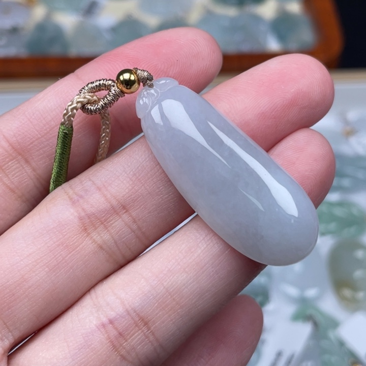 翡翠未镶嵌颈饰?*福福瓜