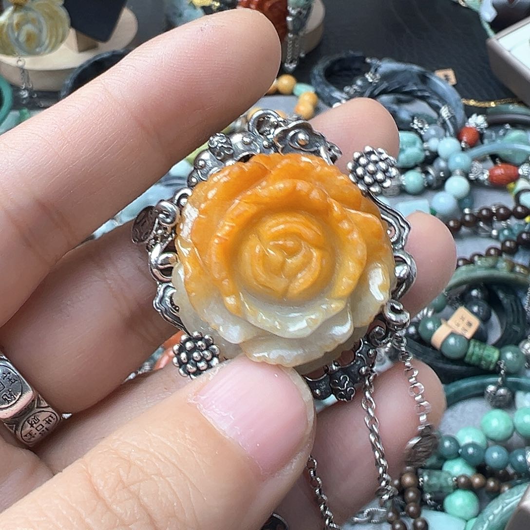 翡翠戒指未镶嵌墨**曦