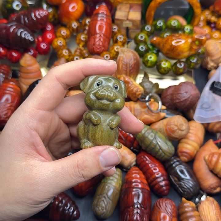 松木琥珀木文玩把件