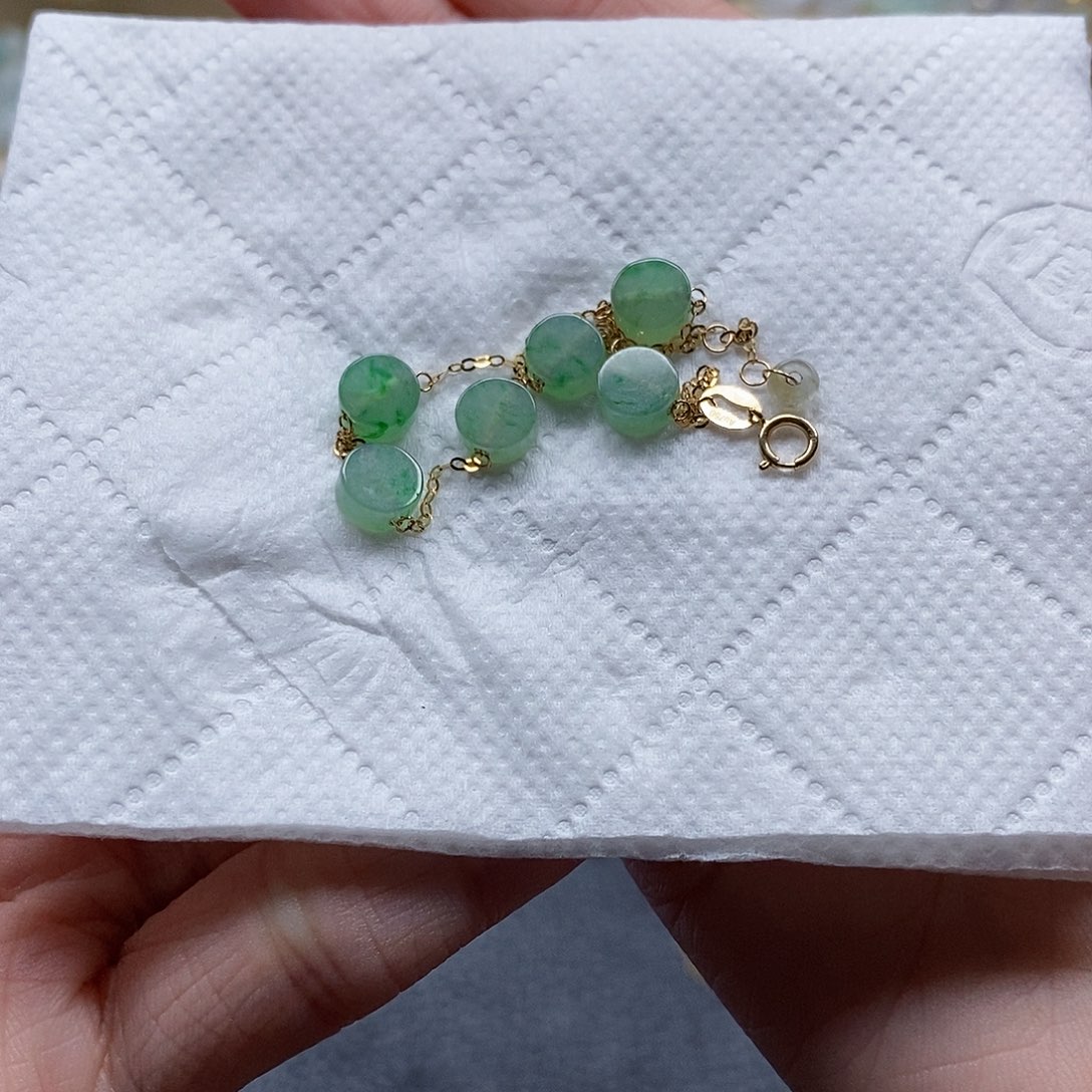 翡翠颈饰未镶嵌没****同闪