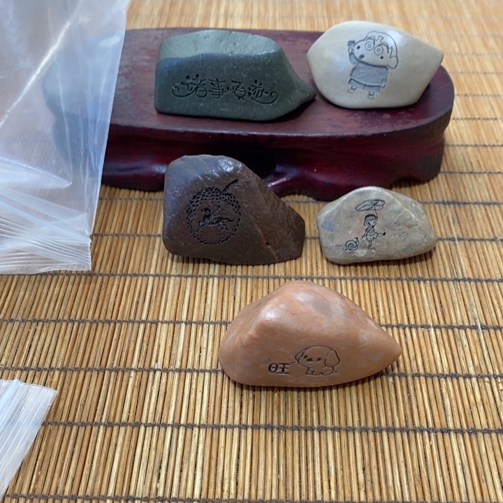 黑***️原石雕刻工艺品手把摆件