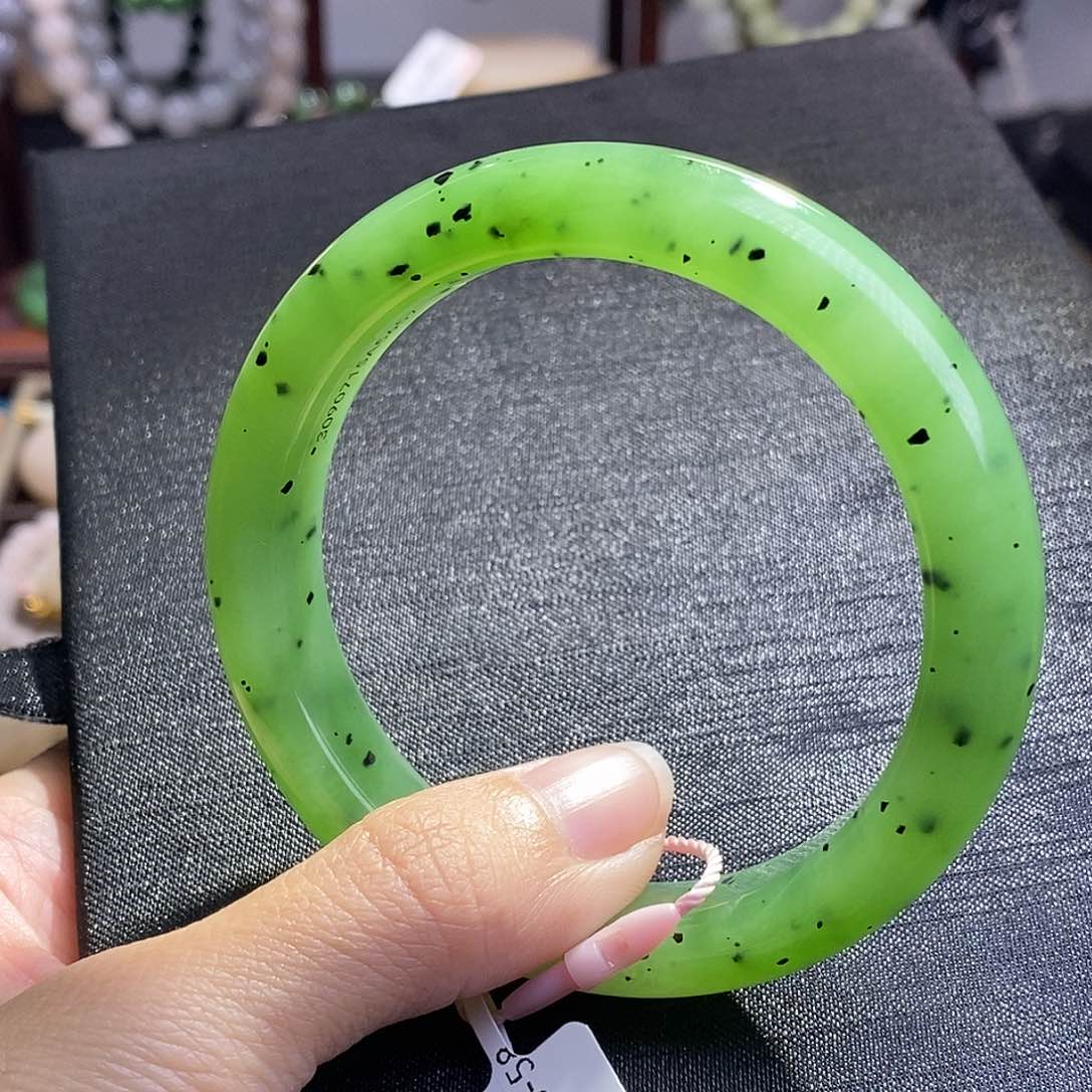 和田玉碧玉乌兰海毕业级手镯56.5圈口未镶嵌