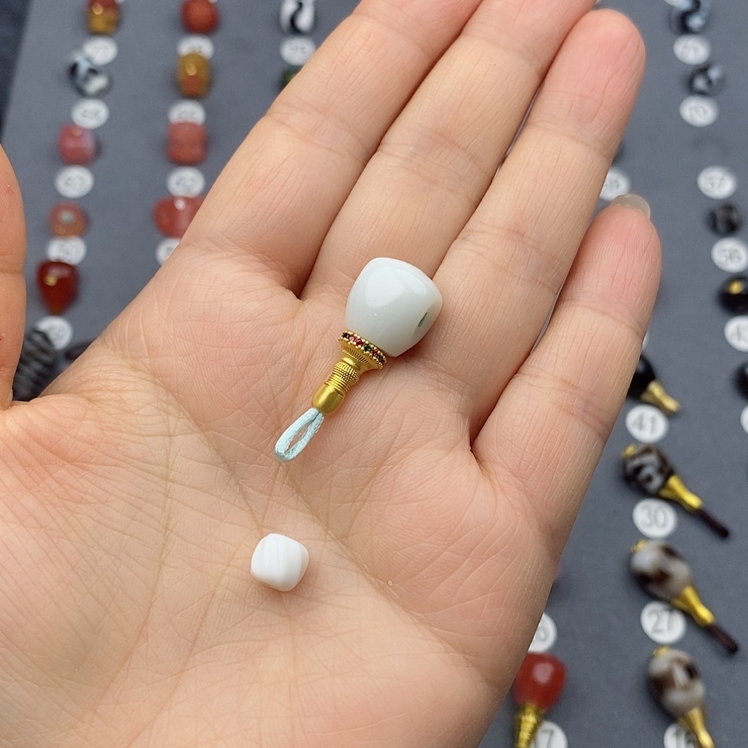 玛瑙/玉髓饰品合金芒**生