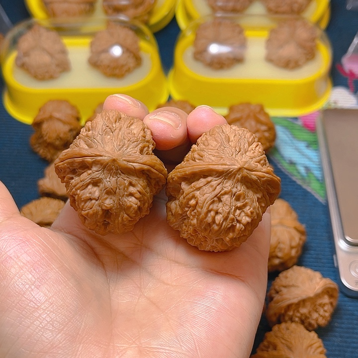 文玩核桃吊坠西北将军