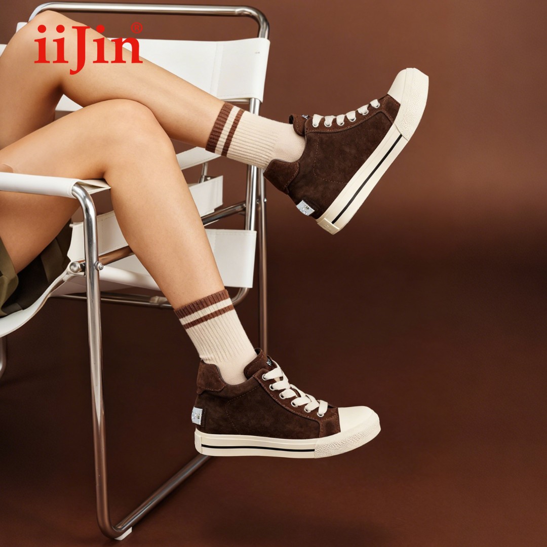 iiJin艾今25冬季新品8cm厚底内增高真皮复古低帮休闲板鞋女065QNJ