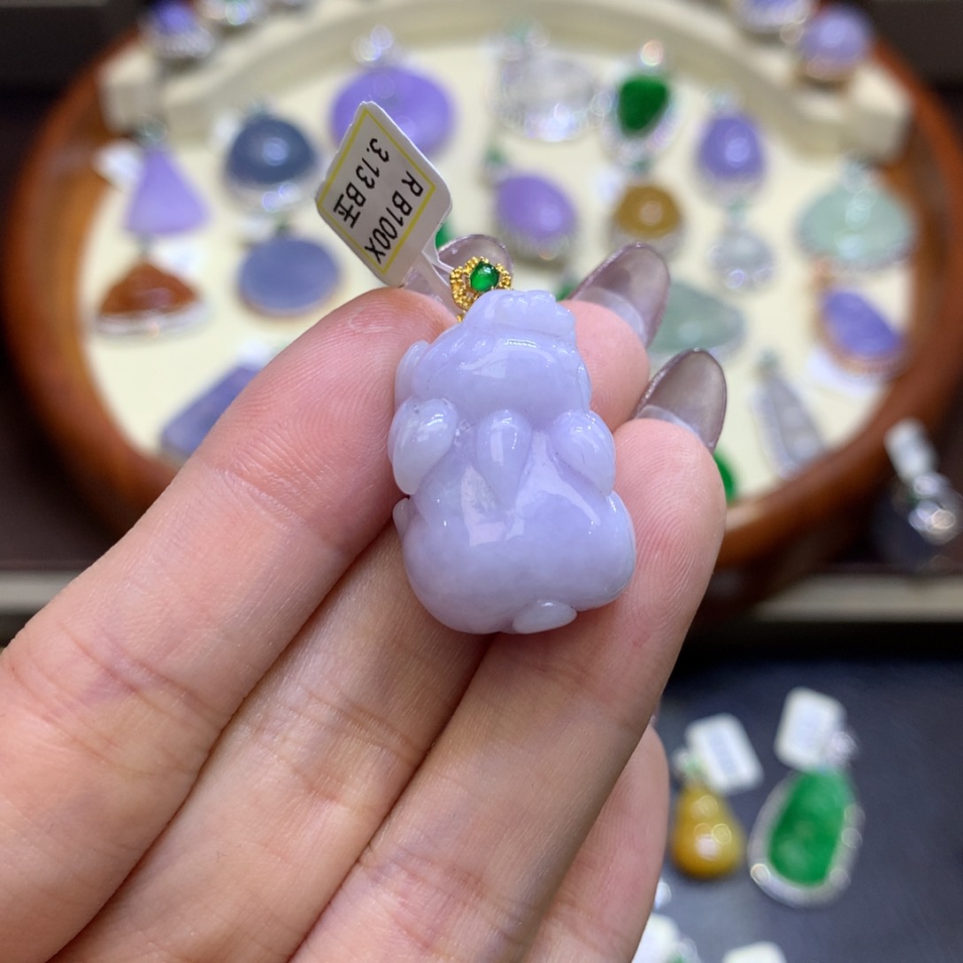 翡翠18K金镶嵌颈饰翡翠