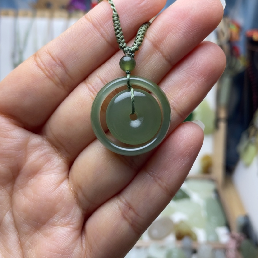 和田玉未镶嵌吊坠(不含链)