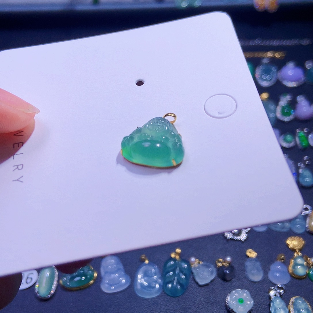 云***儿翡翠18K金镶嵌吊坠(不含链)